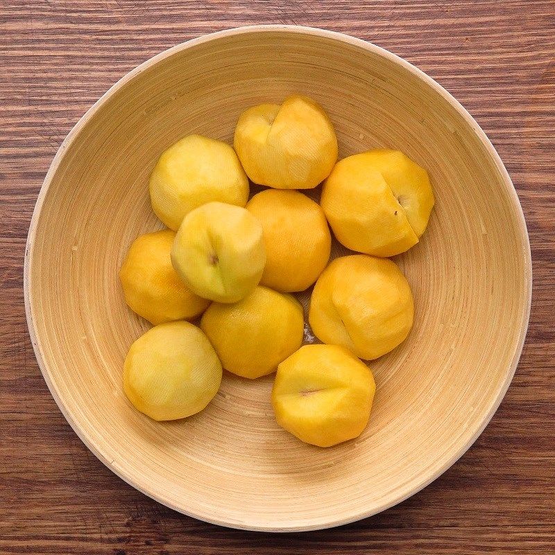 Sơ chế mứt đào 