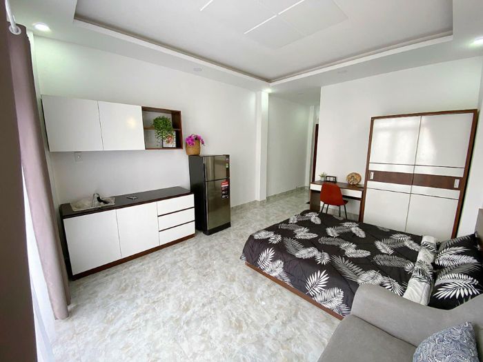 Tủ bếp mini làm bằng nhựa cánh được phủ Acrylic trắng bóng gương