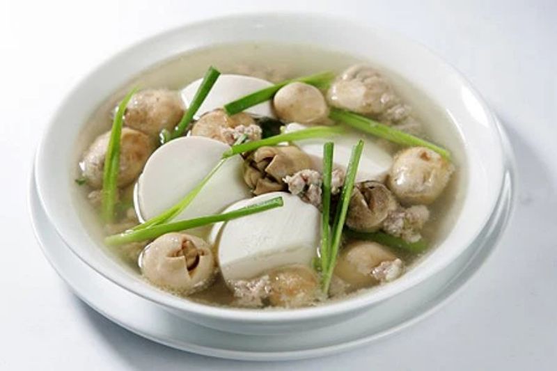 Canh nấm rơm đậu hũ thanh mát