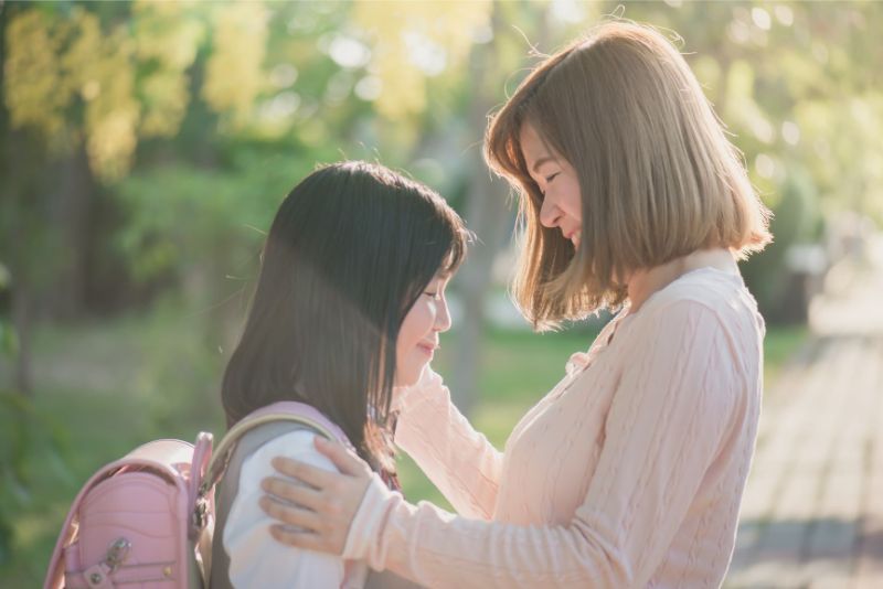 Làm bạn với con