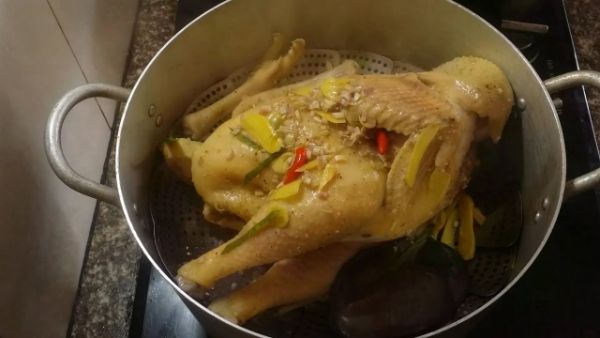 Cách làm gà hấp cách thủy ngon