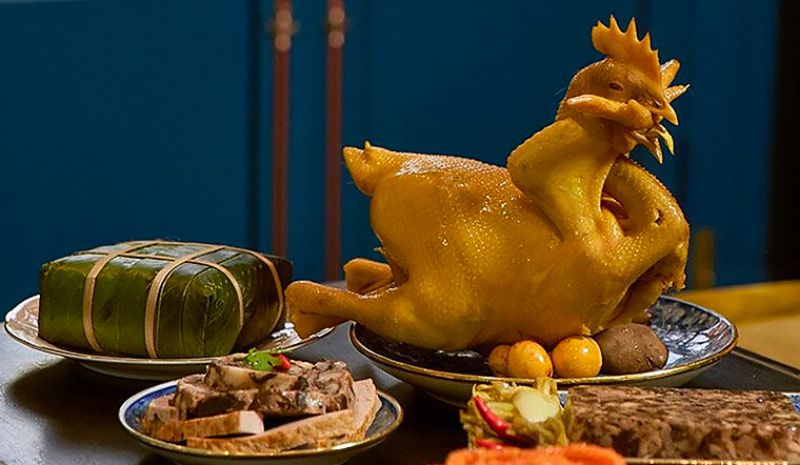 Gà sống mào đỏ tươi