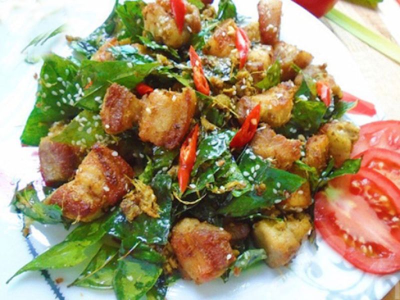 Cách làm thịt lợn rang riềng lá mắc mật