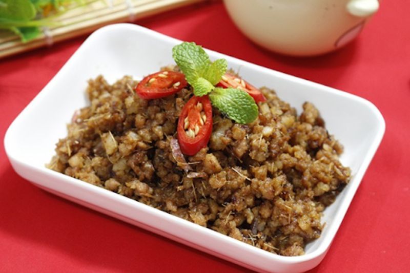 Hướng dẫn làm thịt lợn băm rang riềng 